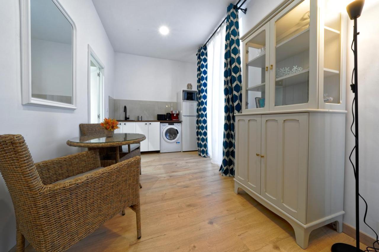 Casa Comfortable Air-conditioned Modern (adults Only) Apartment *