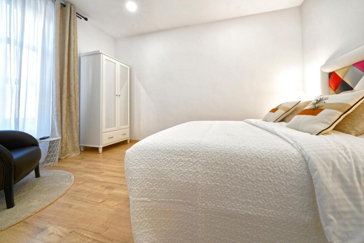 Casa Comfortable Air-conditioned Modern (adults Only) Apartment